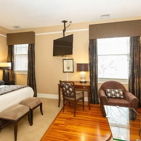 Lovely Studio Walking Distance To Duke Appartement
